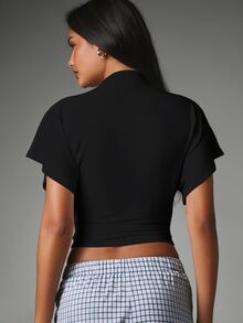 MISSGUIDED Mock Neck Crop Top With Flutter Sleeves And Ruched Waist Detail Cropped Fit Summer Essential - Black - View 5