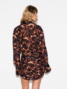 KIZN Gaun Mini Kemeja Chiffon Motif Leopard dengan Lengan Panjang, Rok Berkerut, Kancing Depan, dan Kerah untuk Pesta Malam Hari - Coklat - View 3