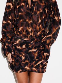 KIZN Gaun Mini Kemeja Chiffon Motif Leopard dengan Lengan Panjang, Rok Berkerut, Kancing Depan, dan Kerah untuk Pesta Malam Hari - Coklat - View 5