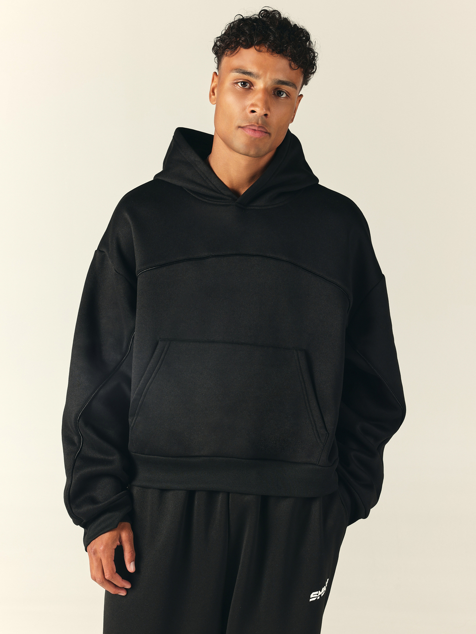 SUMWONCLUB Worldwide Oversized Hoodie With Large Back Text Print Panelled Front And Centre Pocket Fall Winter Essential