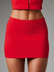 MISSGUIDED Solid Crop Top And Mini Skirt Co-Ord Set With Cap Sleeve Button Cut-Out Detail And Bodycon Silhouette - Red - View 5