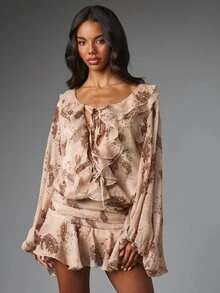MISSGUIDED Blus Mini Lengan Lonceng Chiffon Motif Bunga dengan Leher Berenda Gaya Boho untuk Musim Semi dan Musim Panas. - Aprikot - View 2