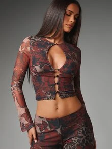 MISSGUIDED Floral Leopard Mixed Animal Print Mesh Co-Ord Set Long Bell Sleeve Plunge Crop Top And Capri Leggings Two Pieces Outfit - Multicolor - View 5