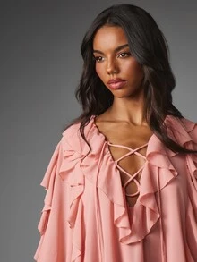 MISSGUIDED 雪紡荷葉邊迷你洋裝，綁帶深V領、分層下擺、喇叭袖，飄逸直筒版型，適合派對、夏季與音樂祭 - 粉色 - 查看 3