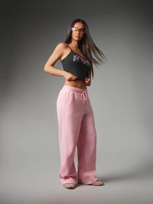 Missguided x Playboy Atasan Cami Crop dengan Logo Tulisan Pink dan Rhinestone, Leher Bulat, dan Tali Tipis, Gaya Festival Musim Panas - Hitam - View 3