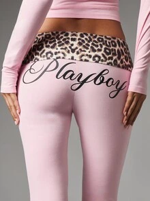 Missguided x Playboy بنطال واسع الساق منخفض الخصر مع حزام خصر بطبعة نمر وطبعة شعار نصي على المؤخرة لمهرجان الربيع والصيف - وردي - مشاهدة 4