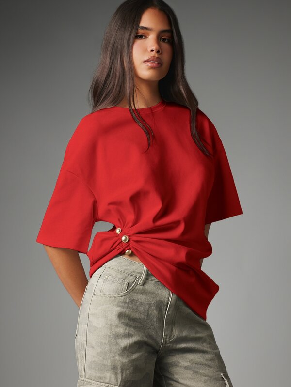 MISSGUIDED Oversized Crew Neck T-Shirt With Gold Button Ruched Hem Detail - Casual Boxy Drop Shoulder Half Sleeve Top For Spring Summer