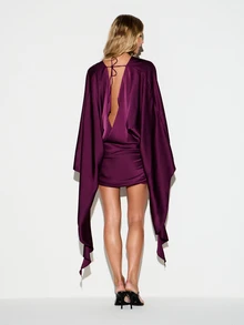 KIZN Gaun Mini Satin Berpotongan V-Neck dengan Lengan Model Kelelawar dan Rok Berkerut, Punggung Terbuka, Detail Tali Pengikat, Cocok untuk Pesta Malam Hari - MultiWarna - View 2