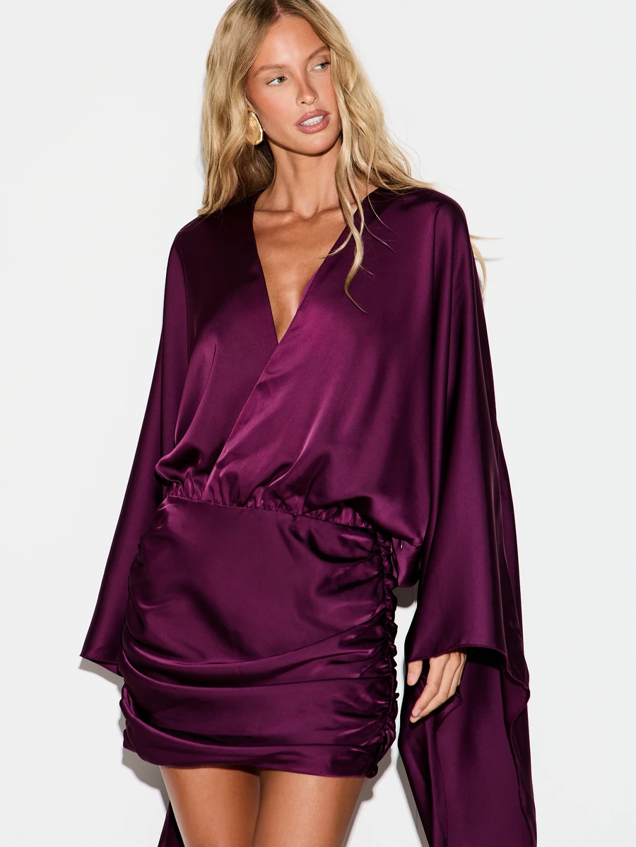 KIZN Gaun Mini Satin Berpotongan V-Neck dengan Lengan Model Kelelawar dan Rok Berkerut, Punggung Terbuka, Detail Tali Pengikat, Cocok untuk Pesta Malam Hari - MultiWarna - View 1