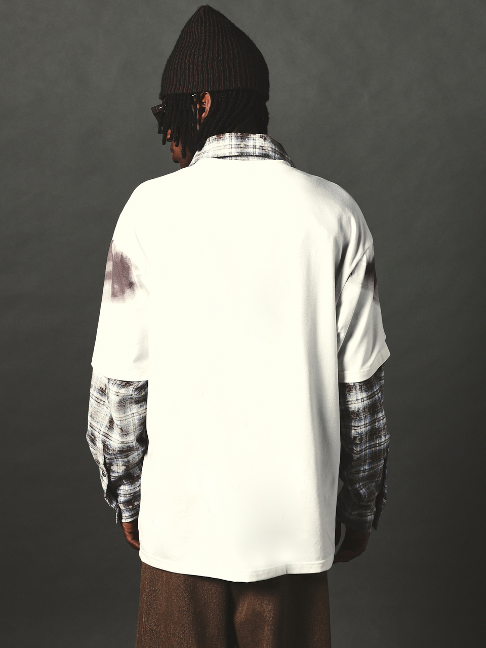 Maglietta oversize a maniche corte con scollo a girocollo e stampa del logo del marchio in stile gotico blackletter sul davanti