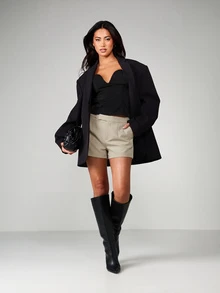 MISSGUIDED 高腰修身迷你短褲，前褶皺設計與側邊口袋，適合春夏休閒正式場合 - 淺灰色 - 查看 3