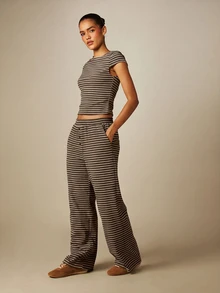 MISSGUIDED 短袖條紋上衣搭配寬腿條紋長褲，鬆緊腰頭與前開鈕扣設計，休閒喇叭版型 - 咖啡棕 - 查看 5