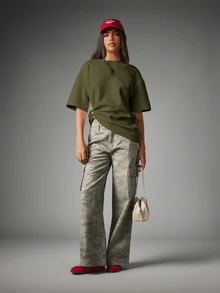 MISSGUIDED Oversized Boxy T-Shirt With Gold Button Ruched Hem Detail Round Neck Short Sleeve Casual Relaxed Fit Top - Army Green - View 3