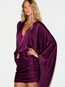 KIZN Gaun Mini Satin Berpotongan V-Neck dengan Lengan Model Kelelawar dan Rok Berkerut, Punggung Terbuka, Detail Tali Pengikat, Cocok untuk Pesta Malam Hari - MultiWarna - View 4