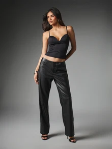 MISSGUIDED Celana Panjang Kulit Imitasi Model Lurus dengan Saku Samping, Elegan, Polos, Panjang Penuh, Gaya Pesta Malam Hari atau Liburan - Hitam - View 3