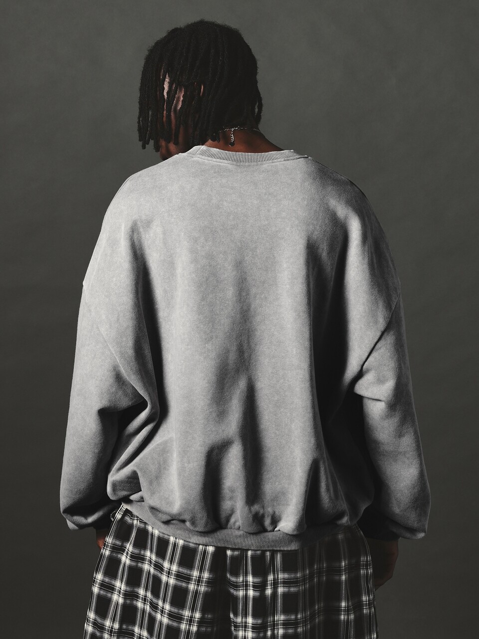 Oversized Crew Neck Sweatshirt With Washed Finish And Bold Logo Graphic Print Long Sleeve Casual Pullover