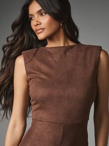 MISSGUIDED Jumpsuit Tanpa Lengan Leher Perahu Bahan Suede Imitasi dengan Celana Pendek Biker Pas Badan Panjang Selutut Pinggang Tinggi, Rompi Satu Potong Musim Gugur/Musim Dingin - Coklat - View 4