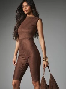 MISSGUIDED Jumpsuit Tanpa Lengan Leher Perahu Bahan Suede Imitasi dengan Celana Pendek Biker Pas Badan Panjang Selutut Pinggang Tinggi, Rompi Satu Potong Musim Gugur/Musim Dingin - Coklat - View 3