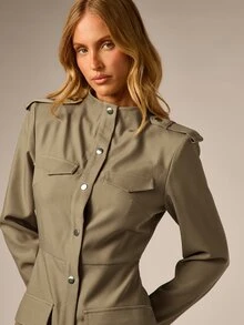 AiiRZ Gaun Blazer Mini Bergaya Militer dengan Kancing Jepret, Epaulet, Saku Kargo, Kerah Tinggi, Lengan Panjang, Potongan Pas Badan, Cocok untuk Musim Gugur dan Musim Dingin. - Khaki - View 2