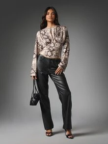 MISSGUIDED Snake Print Satin Crop Blouse With Bell Sleeves And Ruched Waist Detail Perfect For Fall Winter Nights Out And Party Season - Multicolor - View 5
