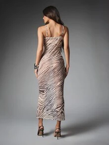 MISSGUIDED Gaun Bodycon Motif Zebra, Leher Persegi, Tali Bahu Tipis, Siluet Pas Badan, Motif Hewan, Cocok untuk Pesta Malam Hari - MultiWarna - View 4