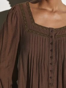 KSTM Gaun Mini Leher Persegi dengan Detail Trim Renda, Lengan Panjang Mengembang, Kancing Depan, Lipatan, Tenun Kerut, Siluet Babydoll - Coffee Brown - View 6