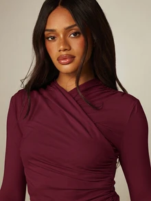 MISSGUIDED Wrap Front Ruched Crop Top With V-Neckline And Three-Quarter Sleeves - Fitted Cropped Tee For Fall Winter Casual Everyday Wear - Burgundy - View 5