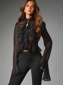 MISSGUIDED Blus Chiffon Transparan Berkerut di Bagian Depan, Kerah Tinggi, Lengan Lonceng, Hem Tinggi-Rendah dengan Hiasan Rumbai, Atasan Pesta Malam yang Elegan - Hitam - View 5