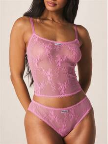 MISSGUIDED 情人節內衣套裝 透視蕾絲花卉細肩帶背心上衣 搭配波浪飾邊與內褲 - 玫紅色 - 查看 5