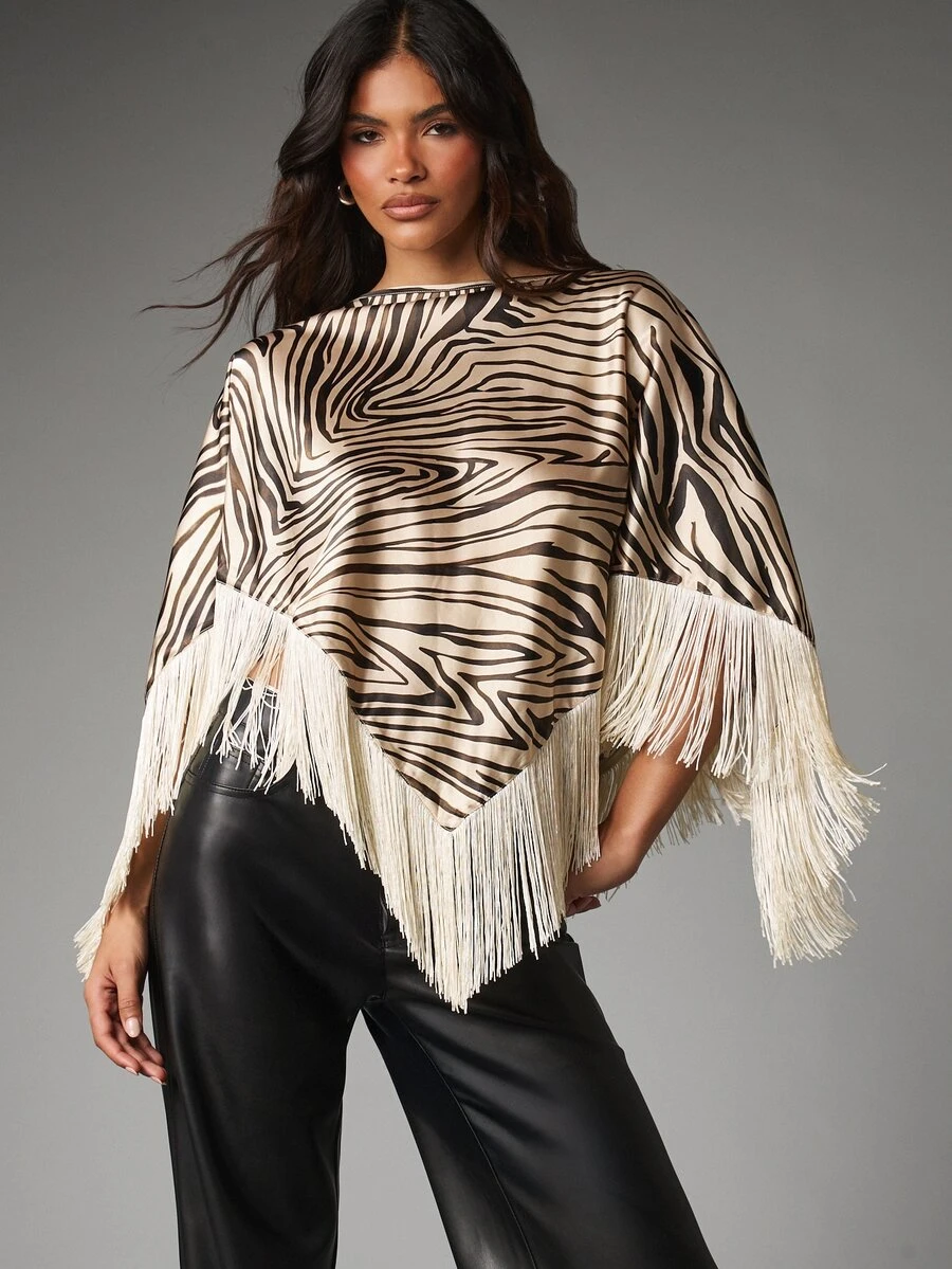MISSGUIDED Atasan Poncho Lengan Kelelawar dengan Hiasan Rumbai Satin Motif Zebra, Leher Perahu, Hem Tinggi Rendah, Blus Pesta, Festival, Liburan, dan Pernyataan Gaya. - MultiWarna - View 1