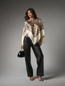 MISSGUIDED Atasan Poncho Lengan Kelelawar dengan Hiasan Rumbai Satin Motif Zebra, Leher Perahu, Hem Tinggi Rendah, Blus Pesta, Festival, Liburan, dan Pernyataan Gaya. - MultiWarna - View 4