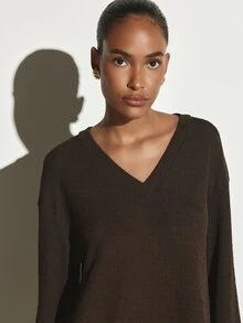 KSTM Sweater Rajut Bergaris Leher V dengan Hiasan Renda Satin di Bagian Bawah, Model Panjang High-Low, Atasan Pullover Lengan Panjang Oversized untuk Musim Gugur dan Musim Dingin - Coffee Brown - View 3