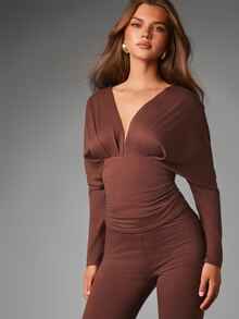 MISSGUIDED Setelan Atasan Lengan Panjang Model Batwing dengan Potongan Dalam dan Legging Pendek dengan Detail Pinggang Berkerut - Chocolate Brown - View 5