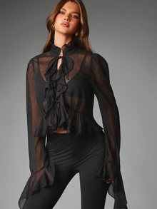 MISSGUIDED Blus Chiffon Transparan Berkerut di Bagian Depan, Kerah Tinggi, Lengan Lonceng, Hem Tinggi-Rendah dengan Hiasan Rumbai, Atasan Pesta Malam yang Elegan - Hitam - View 1