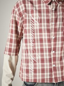 SUMWON Plaid Crop Shirt With Cursive Script Back Print Button-Down Collared Short Sleeve Boxy Fit Top - Red - View 5