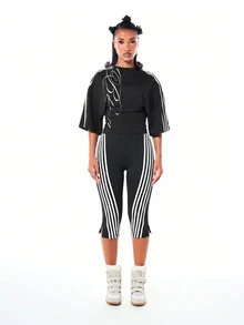 SUMWON WOMEN Oversized Crop Top With Vertical Stripe Sleeves And Script Graphic Print Round Neck Half Sleeve Boxy Fit - Black - View 3