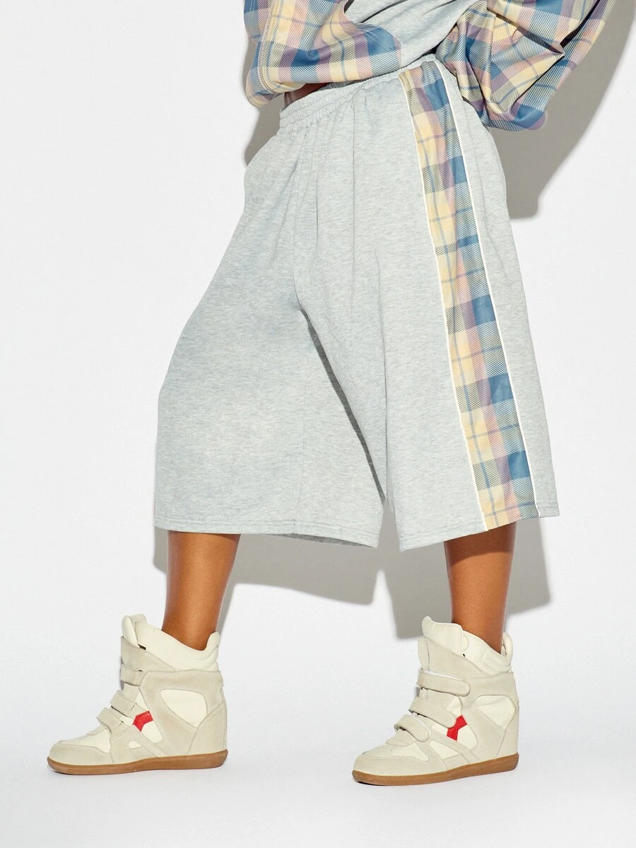 SUMWON WOMEN Oversized Light Grey Fleece Bermuda Shorts With Plaid Side Panel Detail Wide Leg Relaxed Fit Knee Length Summer Casual Shorts - Multicolor - View 1