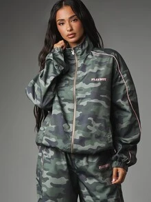 Missguided x Playboy Jaket Windbreaker Oversized Motif Kamuflase dengan Kerah Tegak, Lis Pink, dan Resleting Penuh, Pakaian Wajib untuk Musim Gugur dan Musim Dingin - MultiWarna - View 5