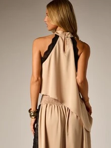 AiiRZ Blus Satin Leher Halter dengan Hiasan Renda Hitam, Potongan Hem Tinggi-Rendah, dan Detail Lubang di Bagian Belakang, Atasan Pesta Malam - Khaki - View 2