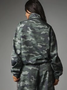 Missguided x Playboy Jaket Windbreaker Oversized Motif Kamuflase dengan Kerah Tegak, Lis Pink, dan Resleting Penuh, Pakaian Wajib untuk Musim Gugur dan Musim Dingin - MultiWarna - View 2