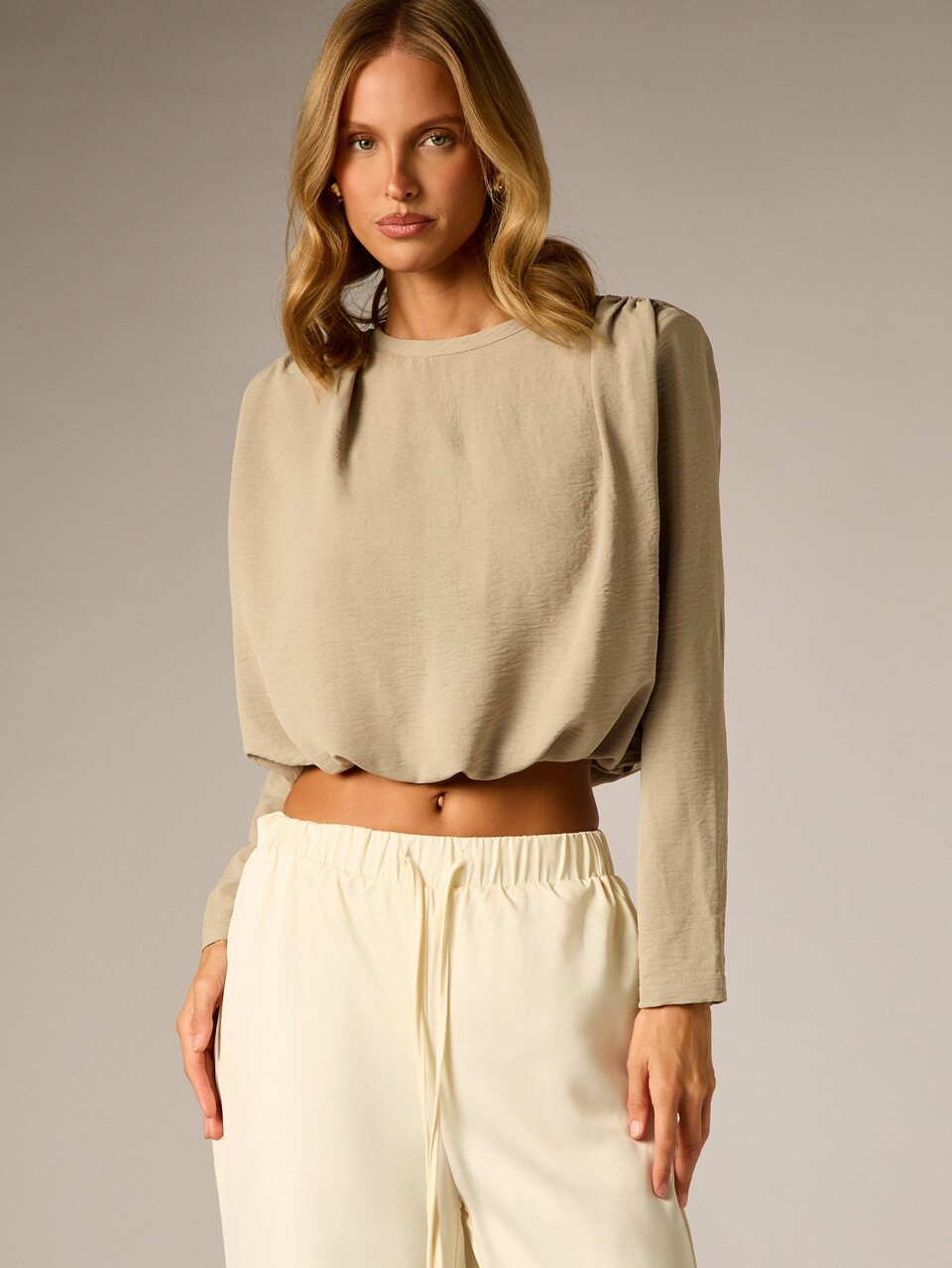 AiiRZ Puff Shoulder Crop Blouse With Long Sleeves