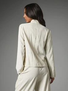 MISSGUIDED Blus Kerah Mandarin Bergaris-garis dengan Kancing Toggle Model Katak, Lengan Panjang, Potongan Pas Badan, Terinspirasi Gaya Cina, Musim Semi/Musim Panas - Putih - View 2