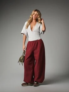 MISSGUIDED Atasan Crop Top Lengan Pendek Model Batwing dengan Leher V Dalam, Bahan Rajut Waffle Lembut, Potongan Longgar, Cocok untuk Musim Panas, Kasual, dan Acara Malam Hari - Grey - View 4