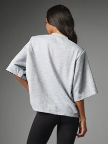 MISSGUIDED Oversized Crew Neck Short Sleeve Boxy T-Shirt With Small Center Chest Logo Print Relaxed Drop Shoulder Casual Top - Grey - View 2