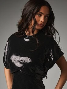MISSGUIDED فستان ميني مزين بالترتر بأكمام قصيرة على شكل جناح الخفاش وياقة دائرية بقصة ضيقة مناسب للحفلات والسهرات وليلة رأس السنة والعطلات بإطلالة فاخرة - الأسود - مشاهدة 4