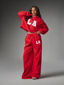 MISSGUIDED Wide Leg Fleece Sweatpants With LA Varsity Applique Detail Drawstring Elastic Waist Side Pockets Full Length Casual Lounge Trousers - Red - View 4