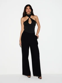 KIZN Bodysuit Model Halter Neck dengan Detail Potongan Lubang Kunci dan Punggung Terbuka, Tanpa Lengan, Atasan Terusan untuk Pesta Malam Hari - Hitam - View 3