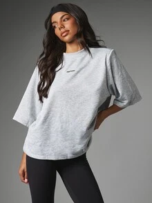 MISSGUIDED Oversized Crew Neck Short Sleeve Boxy T-Shirt With Small Center Chest Logo Print Relaxed Drop Shoulder Casual Top - Grey - View 5