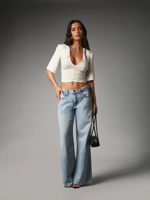 MISSGUIDED Deep Plunge V-Neck Ruched Front Crop Top With Elbow Length Sleeves And Structured Shoulders For Summer Date Night - White - View 4
