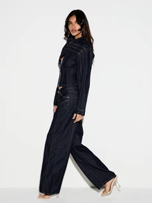 KIZN Celana Jeans Indigo Gelap Model Low Rise Wide Leg dengan Jahitan Kontras, Saku Tempel, dan Potongan Flare Panjang untuk Gaya Kasual Musim Semi dan Musim Panas - Biru - View 5